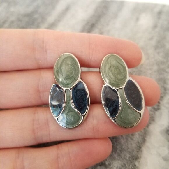 Vintage Gray Enamel Post Earrings, Minimal Circular Design, Silver Tone Setting - Picture 3 of 5